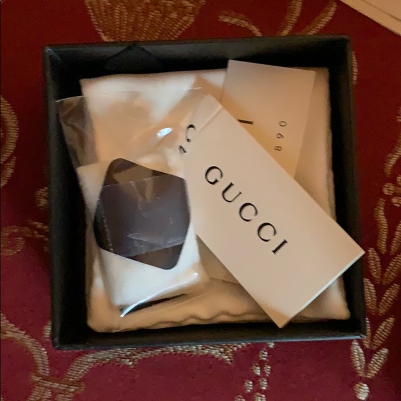 New Gucci Trademark Logo Silver Butterfly Ring - Picture 4 of 4